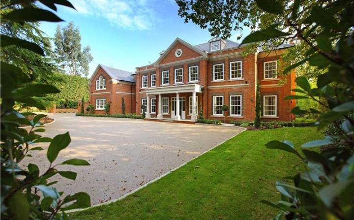 Tudor House, Stokesheath Road, Oxshott, Surrey, KT22 0PN